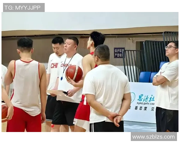 成都篮球队灵活性揭秘:如何在赛场上展现团队智慧与个人技巧 成都篮球队灵活性揭秘:如何在赛场上展现团队智慧与个人技巧
