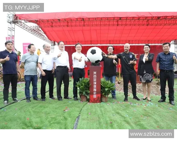 武汉足球明星足球赛门票热销球迷狂欢期待精彩对决